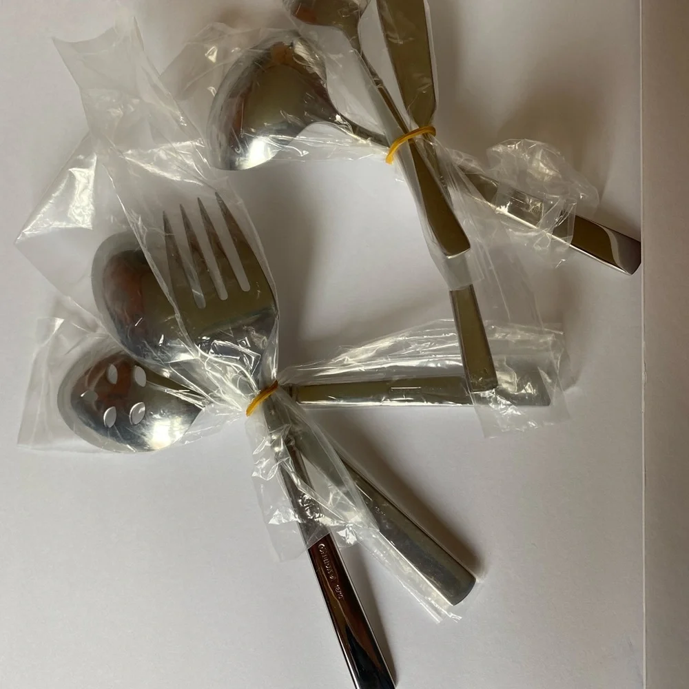 Oneida Curva Six piece stainless steel serving set